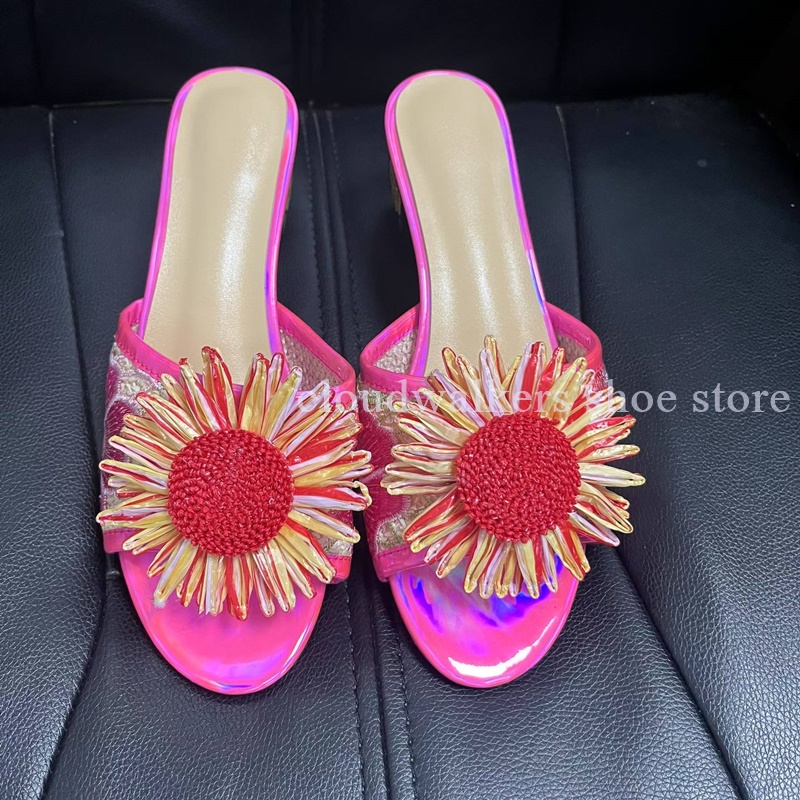 Embroidery Design - Mule d'été à bout ouvert avec