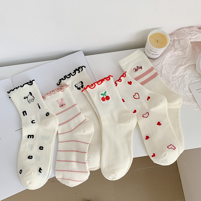 Embroidery On Socks - Chaussettes pour femmes en coton, imprimées