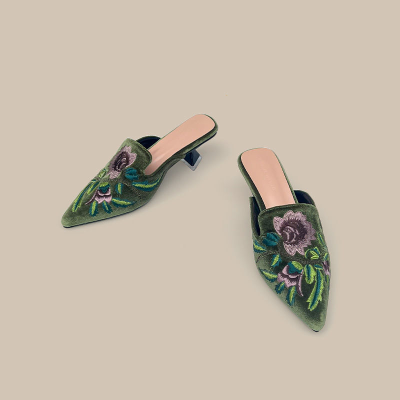 Mules brodées en velours pour  - Embroidery Designer avis et prix