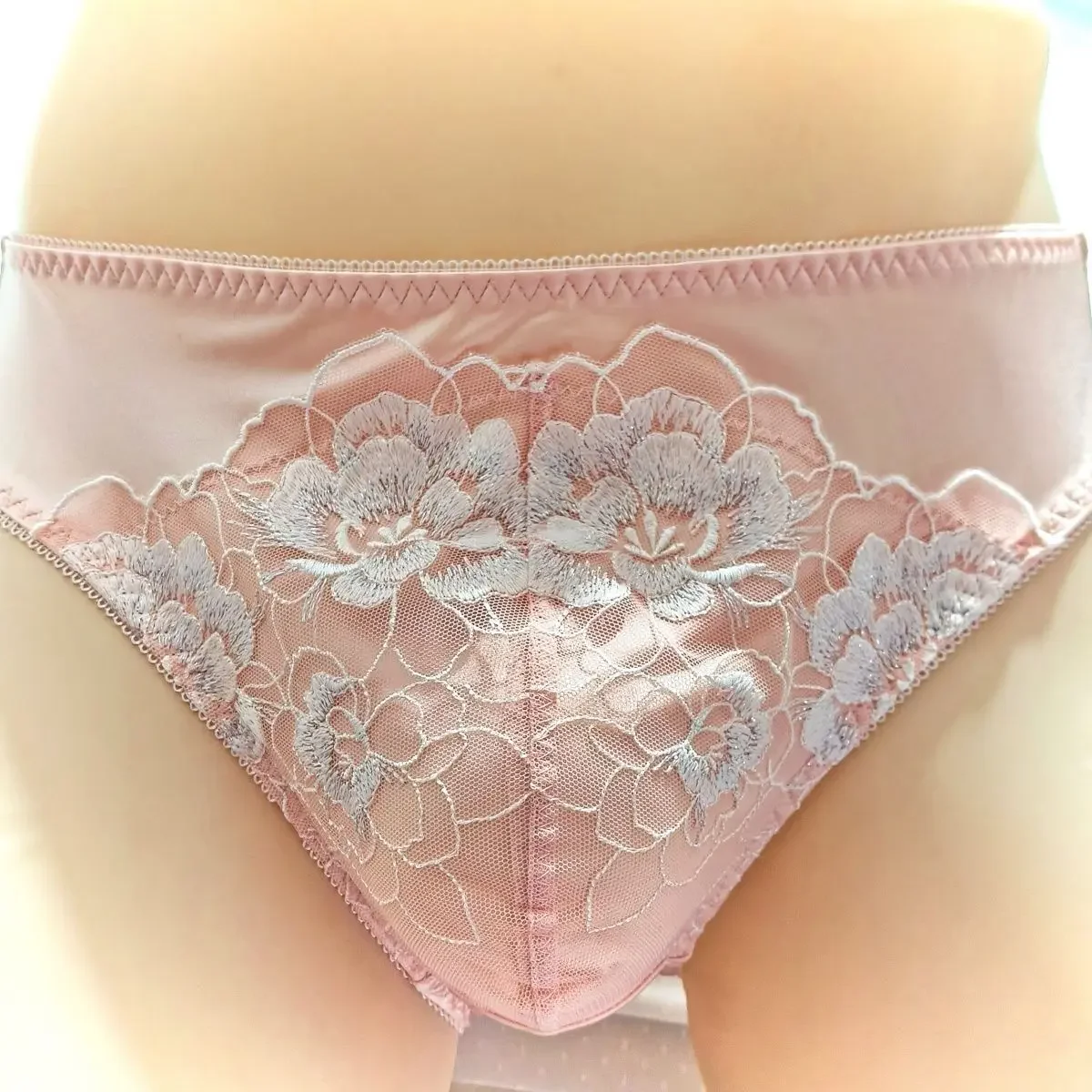 Slip rose brodé en dentelle po - Embroidery Underwear avis et prix