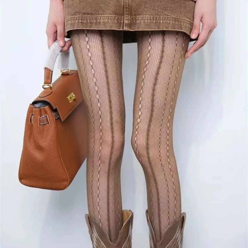 Chaussettes en filet de pêche  - Embroidery On Socks avis et prix